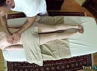 Amateur Babe's Back Rubbed Intriguingly