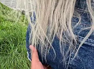 In this amateur tale a big ass wife gets her pussy eaten in public. Nicoly extracts cum from the guy during group outdoor orgy.