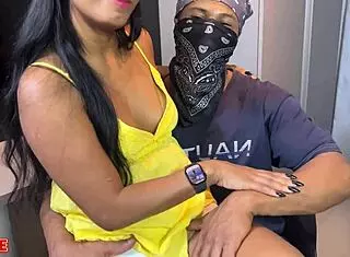 Casal de namorados realiza fantasia em suruba com anal e blowbang no Brasil!