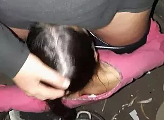 约会第一天废弃屋猛干她嘴舔湿骚逼