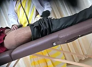 Desi Doctor Sahiya Provides Hand Relief To Hospital Patient