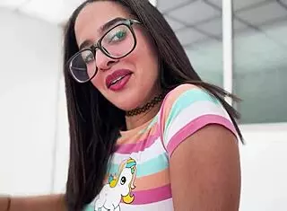 Latina Culona Alice Biancci Swallows Cum From Two Cocks In Wild Mmf Action