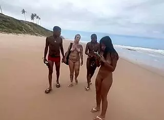 I love watching those Brazilian nudist amigas get wild with African pirocudos on the beach