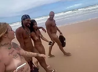 I love watching those Brazilian nudist amigas get wild with African pirocudos on the beach