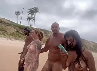 I love watching those Brazilian nudist amigas get wild with African pirocudos on the beach