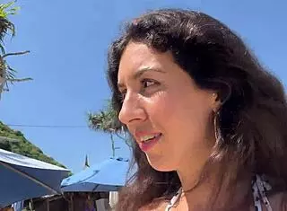 hottie sucks dick on public beach cumwalk with facial