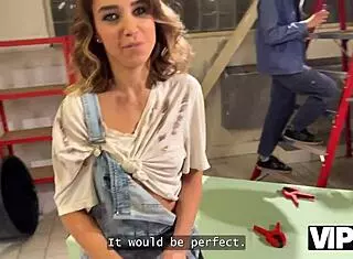 vip4k 18岁嫩妹上班被老板狂操光溜小穴多重高潮