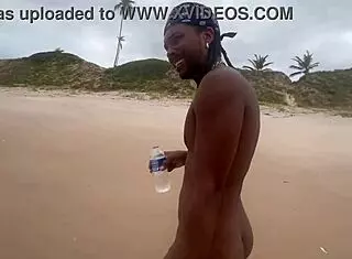 I love watching those Brazilian nudist amigas get wild with African pirocudos on the beach