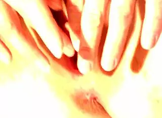 业余粉嫩小屄自制近拍自然秀