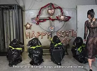 四位抖M男人生日礼物送给萨拉女王狂欢！