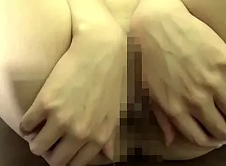 日本前台妹用跳蛋自慰狂抖