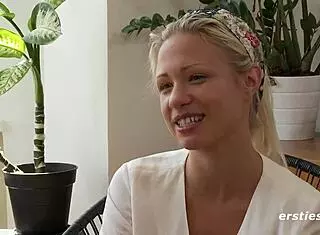 Niedlich und versaut, I mean verliebe dich in gabi with her big natural tits and wet pussy vibrator play.