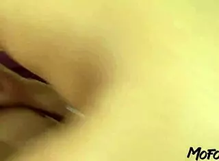 whoa, this 19 year old amateur babe takes a massive facial cumshot 😲