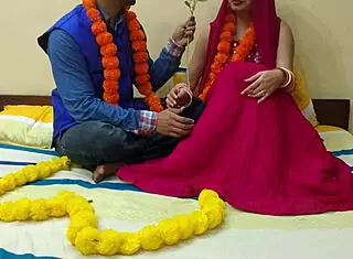 新婚印度美女和瘾君子老公肛交女上位初夜