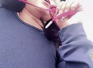 I can't believe this novinho is pounding my big ass on the beach in front of everyone.