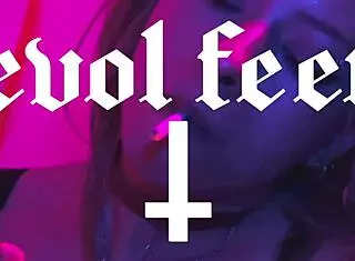 Smoking Latina Worships Feet Nonstop