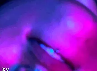 抽烟拉丁辣妹不停舔脚狂拜