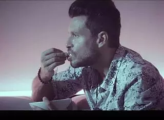 看我高跟鞋脱衣舞蓝眼骚舞 安吉林克斯新片娇媚挑逗 安迪夸里乌斯出品