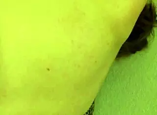 前女友弯腰后入猛干 激烈粗暴狂抽