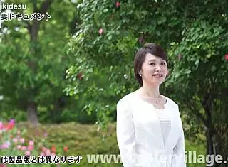 Oh my god, this is the first filming of married woman Yumi Hironaga! She's squirting in cowgirl and getting creampie in cheating action!