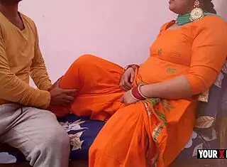 Punjabi bhabhi, take that non-stop chudai from servant bihaari ramu in dirty talk.