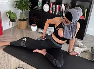 Muslim Aaliyah Yasin gets caught by housemate and receives facial cumshot