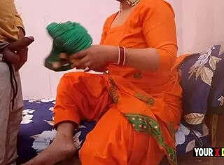 Punjabi bhabhi, take that non-stop chudai from servant bihaari ramu in dirty talk.