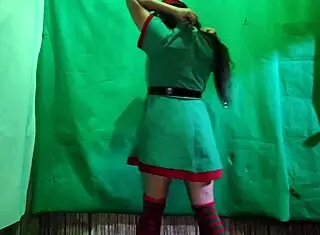 Cochina Duende Hembra De La Navidad Hot While Waiting For Noche Buena To Find Dirty Male Inserting Big Penis In Latina Vagina