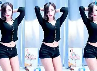 Korean Girl Dancing Performance