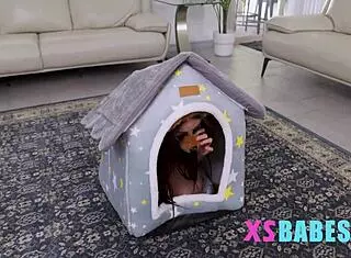 Petite teen stepdaughter bends over doggystyle for daddy's cunilingus and fucking