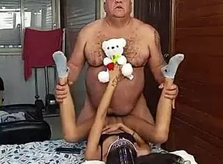 Novinha Quer Coroa With Sexy Muscular Bodybuilder in Lingerie and Hairy Armpit