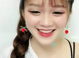 Cute Sexy Korean Girl Livestreams On Uplive