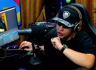 Geisy dk shares how amazing it felt giving her ass to big bambu in that wild interview. This hot Brazilian girlfriend toys close up outdoors with dirty talk.