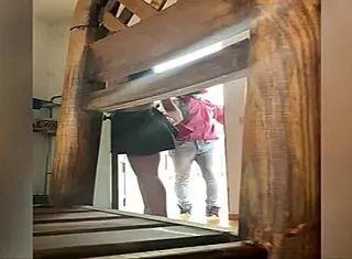 墨西哥妹索菲亚·贝莉诱惑外卖哥用逼付款