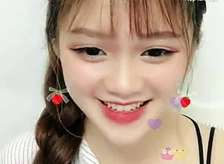 Cute Sexy Korean Girl Livestreams On Uplive