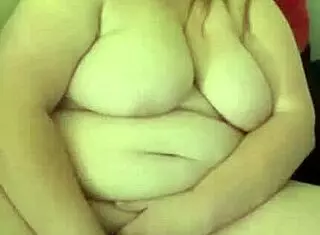 kandy kane, the sri lankan housewife slut, gives deepthroat blowjob in homemade video