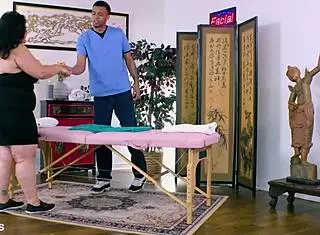 Karla Lane肥臀骑按摩师黑人大屌