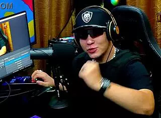 Geisy dk shares how amazing it felt giving her ass to big bambu in that wild interview. This hot Brazilian girlfriend toys close up outdoors with dirty talk.