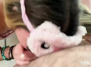 Putalocura - Preciosa Teen 18+ Culona Labona Cloxy Tragando Leche Con Cosplay De Cerda Morbosa