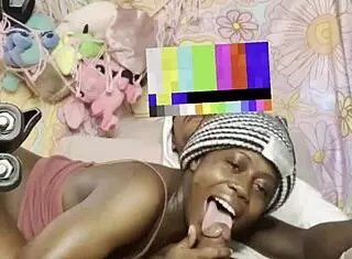 Casual couch fuck with ebony petite on sofa in homemade sex