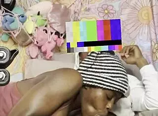 Casual couch fuck with ebony petite on sofa in homemade sex