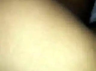 已婚中国少妇在家准备日常家务