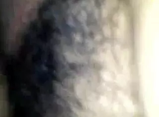 已婚中国少妇在家准备日常家务