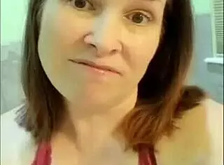 Lynnette Lyons Gets Interviewed For Xvideos Before Water Sports And Facial Previews