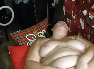 Foot Fucking Chubby Milf's Pussy with Feet Swallowing Action