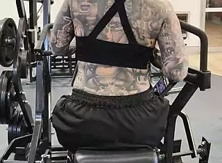 milf gym life features big ass big tits tattoo cougar in leggings workout