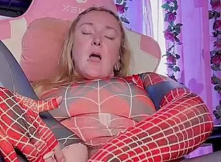 Pussy play with spider girl