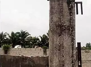 i fucked the pretty girl that lost her way in the bush