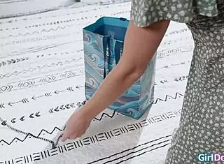 I crave total ownership by my dominant GF with strapon and petite Latina lesbian play 🔥