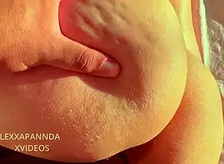 Teen De 18 Años Tiene Sexo En Su Cama Con Su Padrastro! Qué Caliente Doggystyle!